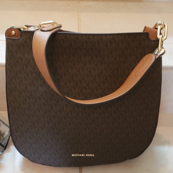 Authentic MK Fulton bag - Picture 2 of 8